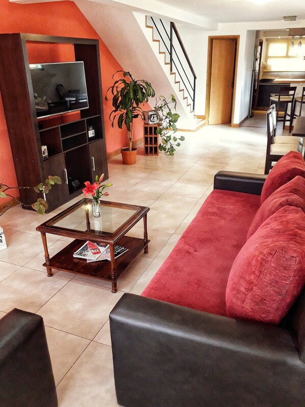 Smart TV, stereo - Roca House   (San Carlos de Bariloche)