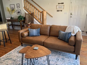 Smart TV, fireplace - Newly updated 2 bedroom/bath condo close to 3 ski areas (Eden)