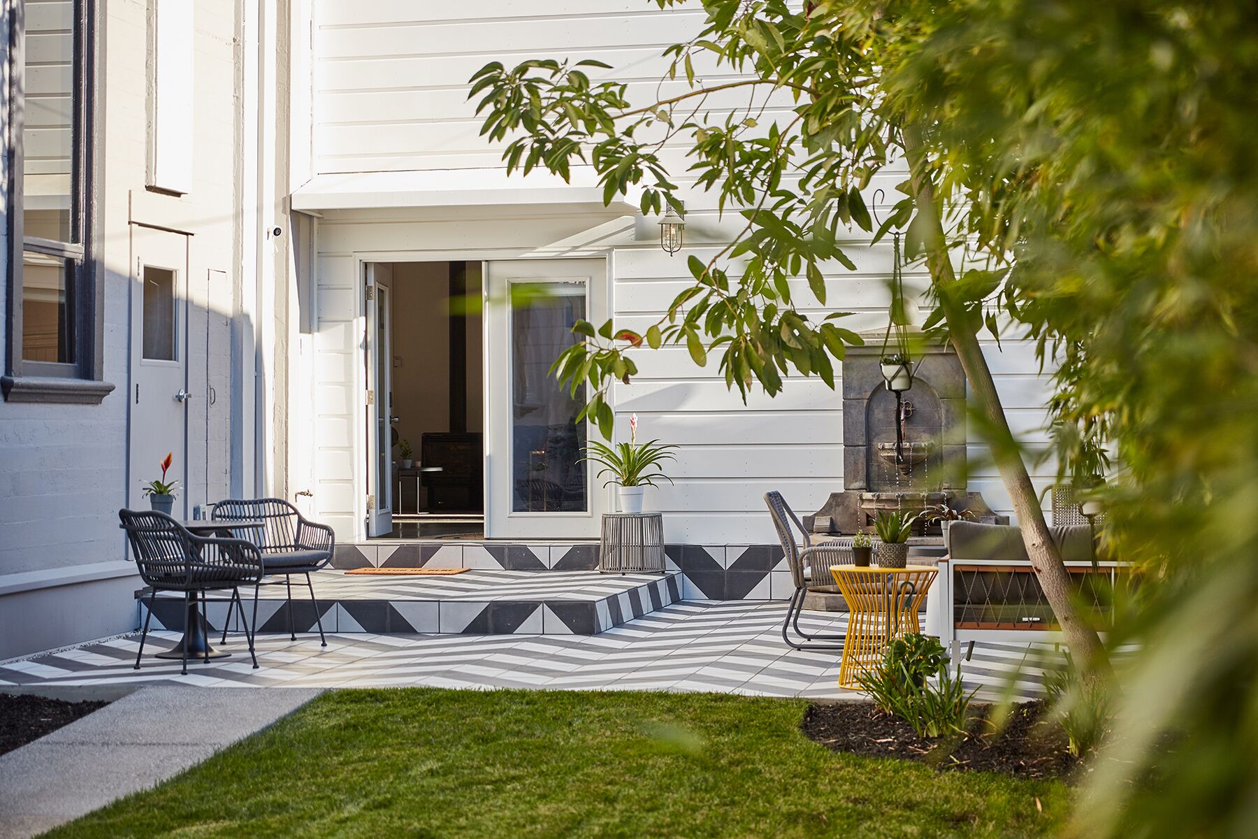 Creative Space & Artist Retreat "The Residence" 3,000 sqft + Gardens in Benicia 