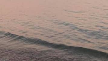 Vlak bij het strand, ligstoelen aan het strand