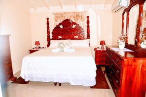 2 makuuhuonetta, silitysrauta/-lauta, Wi-Fi, vuodevaatteet