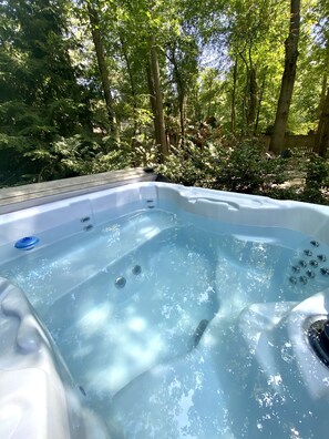 Bain à remous extérieur