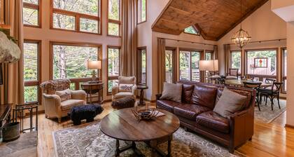 Sylvan Falls - Luxury Townhome by a creek & waterfall with Yonahlossee resort access!