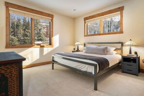4 Schlafzimmer, Bügeleisen/Bügelbrett, kostenloses WLAN, Bettwäsche