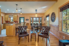 Interior - Swiss Pine Lodge, Hot tub+Fire-Pit, Grill, Mtn View, Game Room, Scenic Vistas! (Spruce Pine)