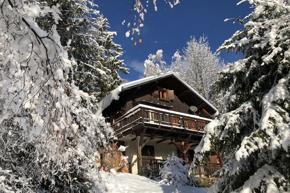 2 bedroom self-contained apartment in Chalet Le Doux Si