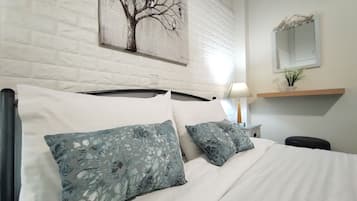 1 bedroom, in-room safe, free WiFi, bed sheets