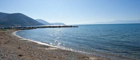 Beach nearby, sun-loungers, beach towels