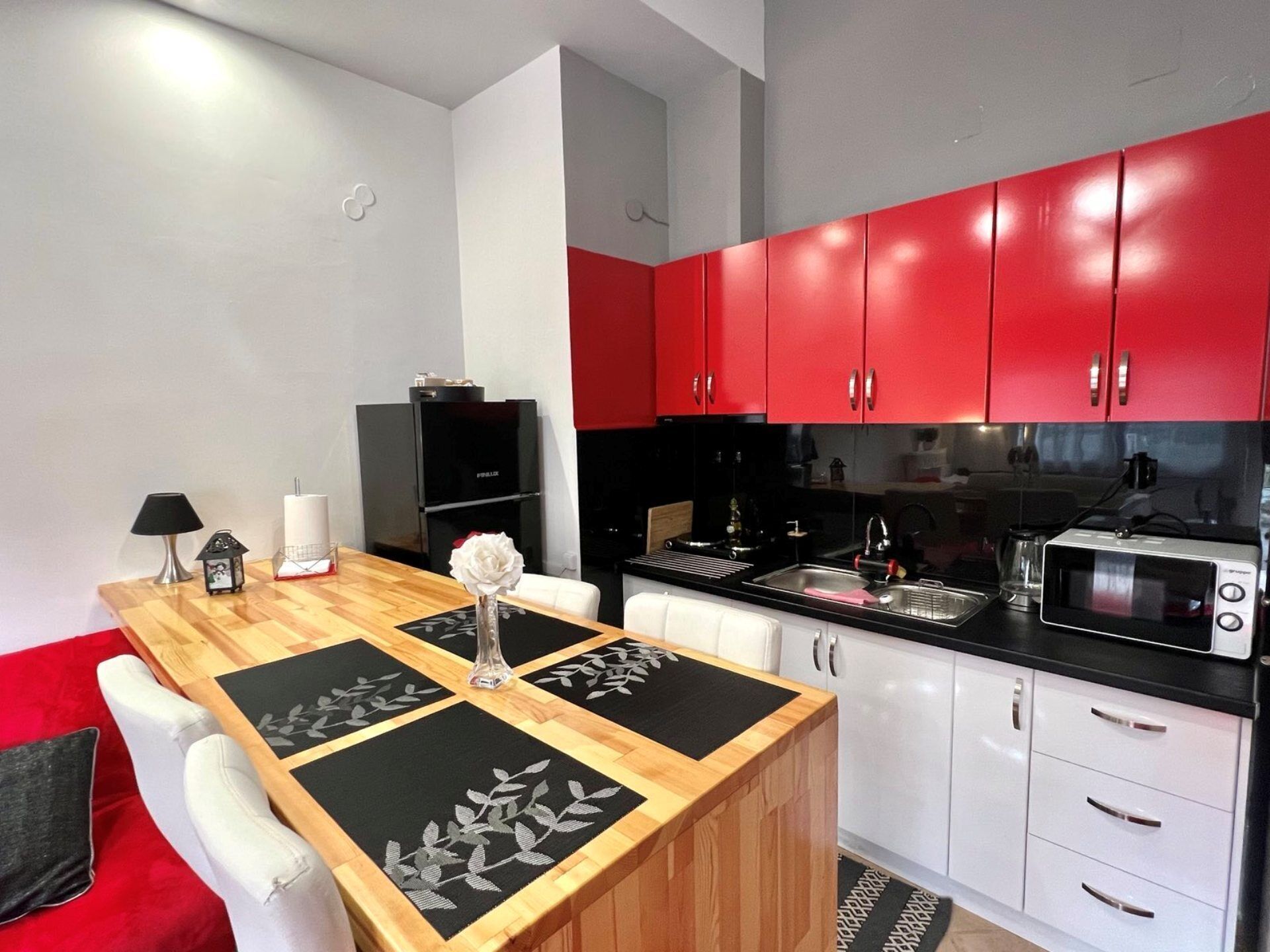 Fridge, microwave, oven, coffee/tea maker