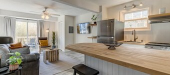 The Palm House | 880 ft from the Beach | Private Pool, Dog Friendly