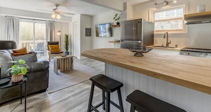 The Palm House | 880 ft from the Beach | Private Pool, Dog Friendly