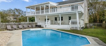 The Palm House | 880 ft from the Beach | Private Pool, Dog Friendly