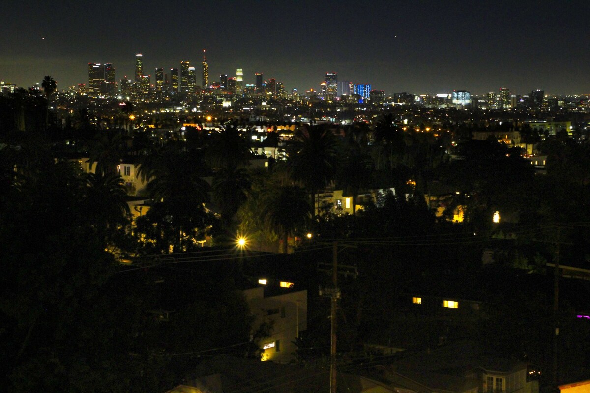 Hollywood Hills Skyline City Views + Parking!
