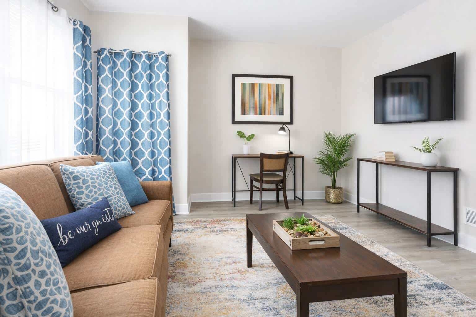 Een televisie en een kantoor