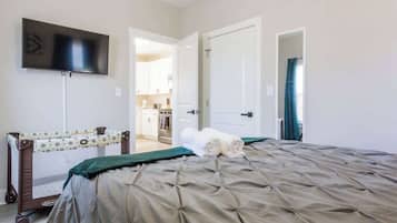 3 bedrooms, desk, iron/ironing board, travel cot