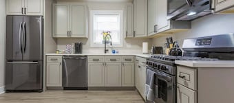 *The Belltower Haven*Large*Family Friendly*Wi-Fi