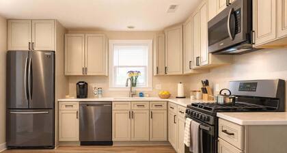 *The Belltower Haven*Large*Family Friendly*Wi-Fi