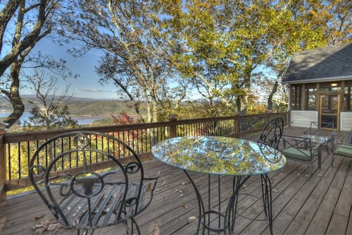 The Oasis: A Tranquil Retreat Overlooking Carters