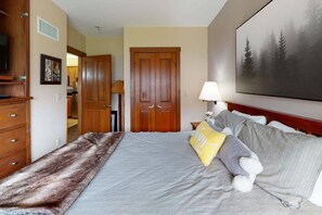 1 slaapkamer, een strijkplank/strijkijzer, gratis wifi, beddengoed