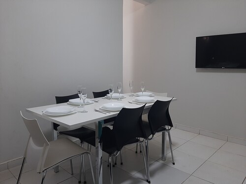 Two Bedroom Near University and Ministries