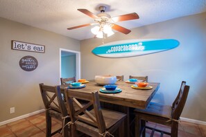 Dining - The Island - Waves of Fun! (Lubbock)