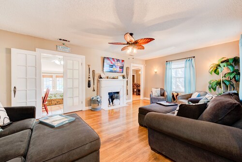 The Island - Waves of Fun!