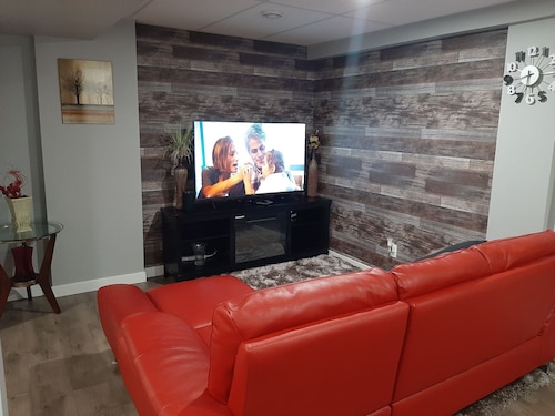 Cozy Home away from Home in a Basement with a separate entrance