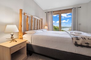 3 makuuhuonetta, silitysrauta/-lauta, Wi-Fi, vuodevaatteet