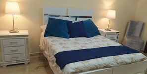3 habitaciones, tabla de planchar con plancha, wifi y ropa de cama