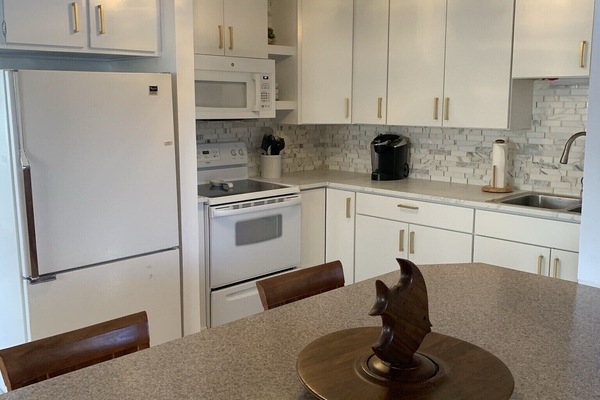 Refrigerador, microondas, horno, placa de cocina