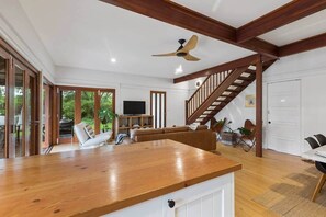 Interior - *Tallows Oasis -2-bed, 1min to beach, dogs welcome (Suffolk Park)