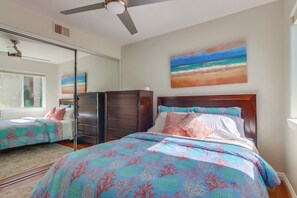 3 bedrooms, desk, iron/ironing board, travel cot