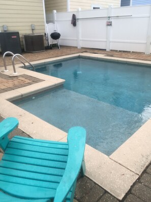 Utomhuspool och uppvärmd pool