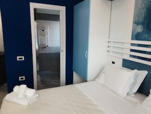 2 bedrooms, in-room safe, WiFi, bed sheets
