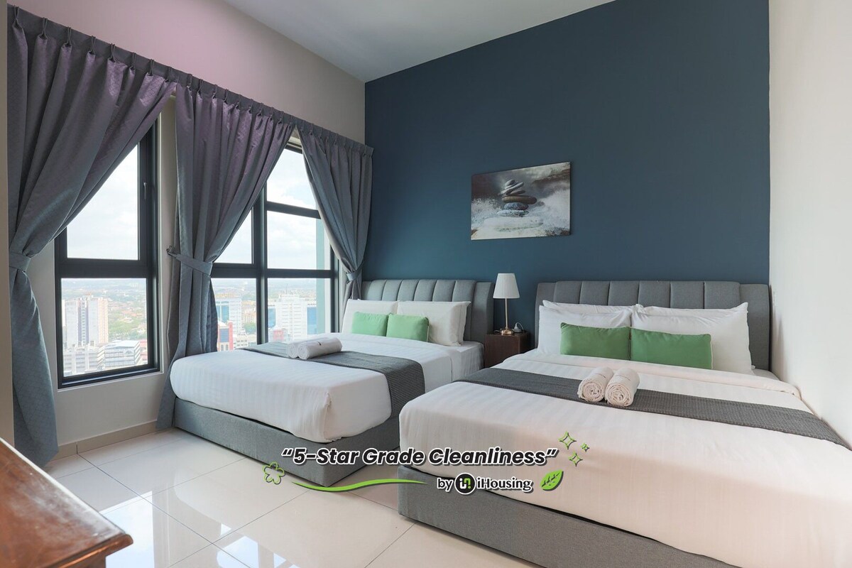 Luxury Apartment, 3 Bedrooms | Premium bedding, laptop workspace, blackout curtains, soundproofing