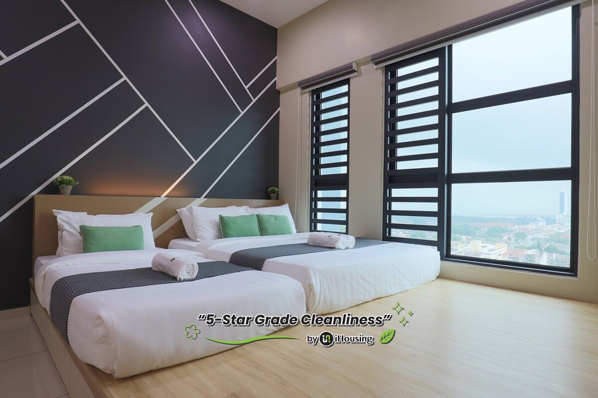 Deluxe Apartment, 2 Bedrooms | Premium bedding, laptop workspace, blackout curtains, soundproofing