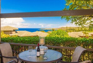 Outdoor dining - Ridge 1412: High-End, Luxury Remodel w/Ocean Views (Lahaina)