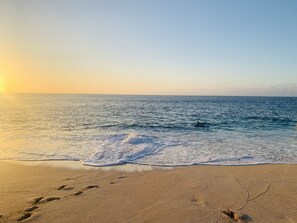 Beach nearby, sun loungers, beach towels