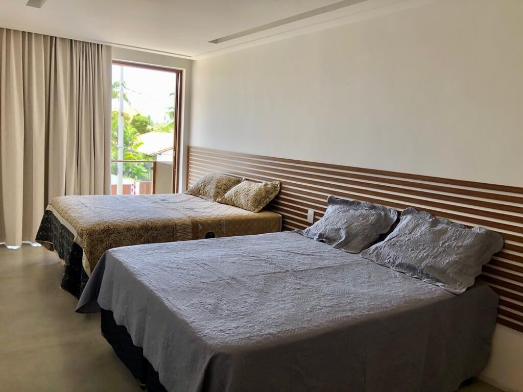 House, 6 suites. Cond Paradise, just steps from the beach! 