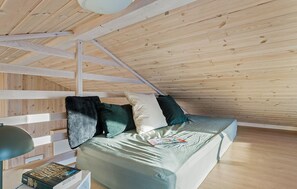 3 bedrooms, travel crib, free WiFi - Awesome home in Vestervig with sauna (Vestervig)