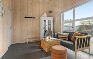 Smart TV, fireplace - Awesome home in Vestervig with sauna (Vestervig)