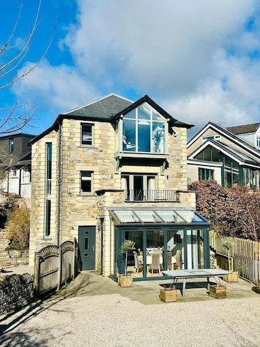 Luxurious, Contemporary Detached Holiday Home on a quiet cul-de-sac