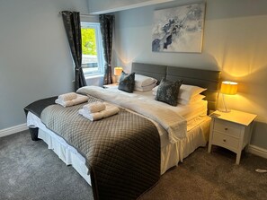 4 Schlafzimmer, Bügeleisen/Bügelbrett, Reisekinderbett, WLAN