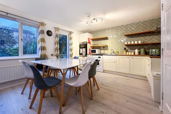 Dining room - Clayton House by Your Lettings UK (Peterborough)