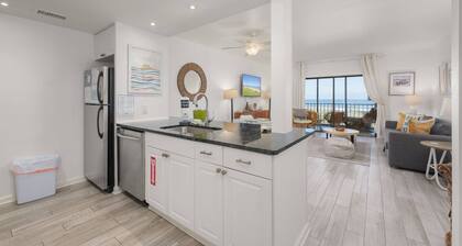 Ocean Dreams, Wave Sounds, Gorgeous Views, Escape to this great Oasis for some R&R!