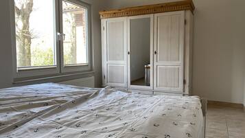 1 Schlafzimmer, Reisekinderbett, kostenloses WLAN, Bettwäsche