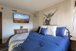 2 室のベッドルーム、アイロン / アイロン台、WiFi、ベッドシーツ