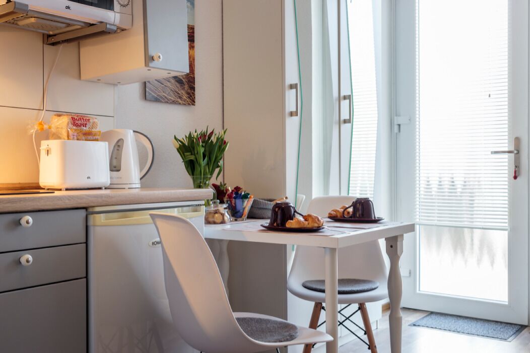K1 Cozy studio in the heart of Charlottenburg | Private kitchen | Mini-fridge, microwave, stovetop, coffee/tea maker