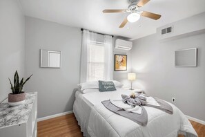 1 chambre, fer et planche à repasser, Wi-Fi gratuit, draps fournis