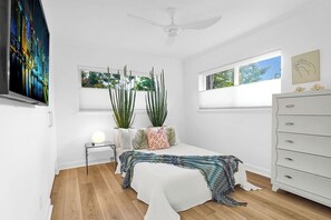 3 habitaciones, escritorio, tabla de planchar con plancha y wifi gratis